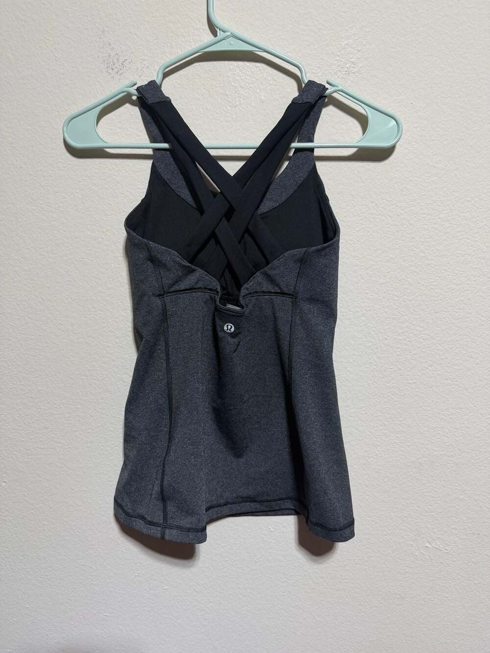 Lululemon Athletica Women's Heathered Grey Built-In Bra Tank Top Size 4 - Picture 2 of 4